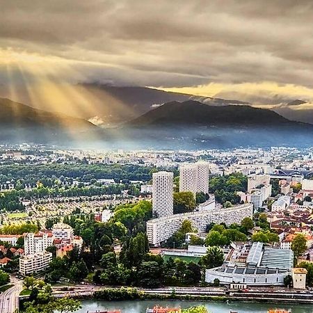 Magnifique T2 Refait A Neuf - Calme & Tout Equipe Avec Parking Grenoble Exterior foto